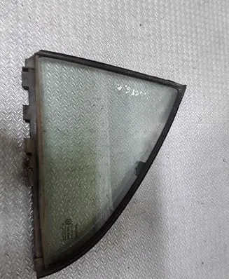 Toyota Avensis T250 Rear vent window glass 
