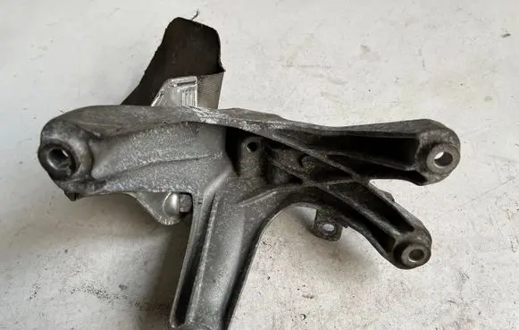 Audi A4 S4 B8 8K Engine mounting bracket 8K0199308AP 8K0199388AA