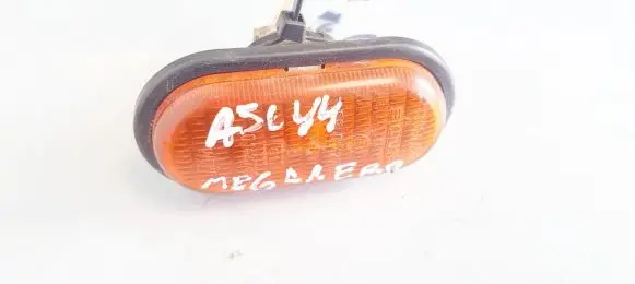 Renault Megane I Front fender indicator light 7700847338