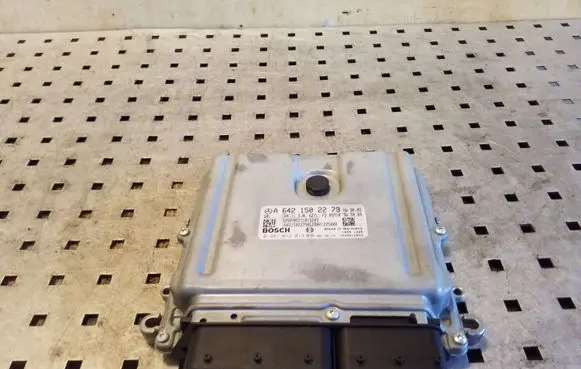 Mercedes-Benz CLS C219 Engine control unit/module A6421502279 0281012013