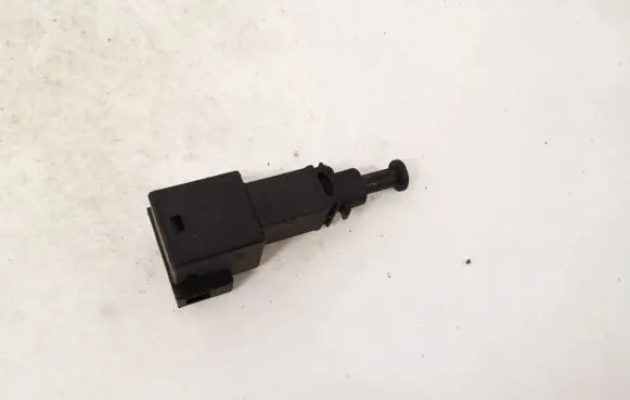 Volkswagen Polo III 6N 6N2 6NF Brake pedal sensor switch