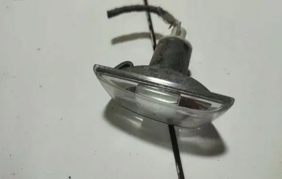 Opel Astra H Front fender indicator light 13131298