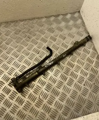 Jeep Grand Cherokee (WJ) Fuel main line pipe