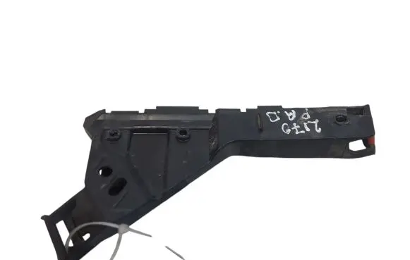 Opel Insignia A Front bumper mounting bracket 13238444