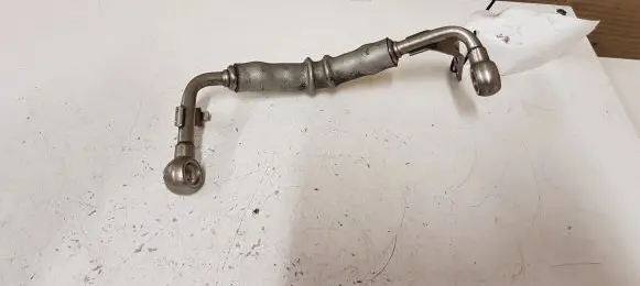 Volkswagen PASSAT B6 Coolant pipe/hose 