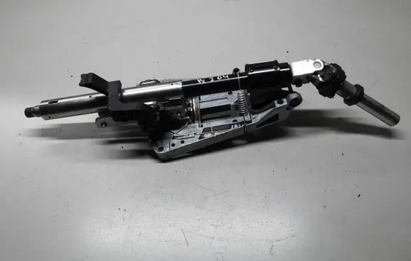 Mercedes-Benz C W204 Steering wheel axle A2044604516