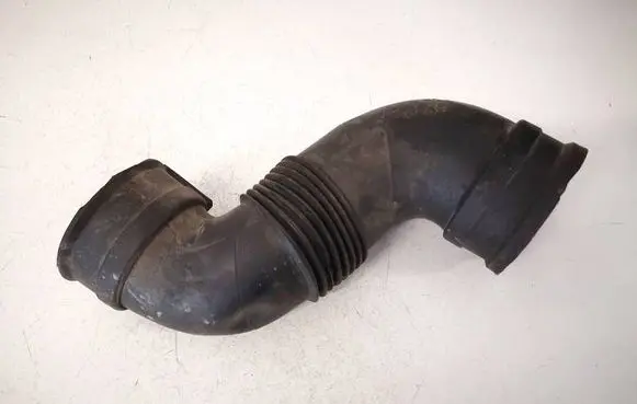 Opel Meriva A Air intake hose/pipe 55556582