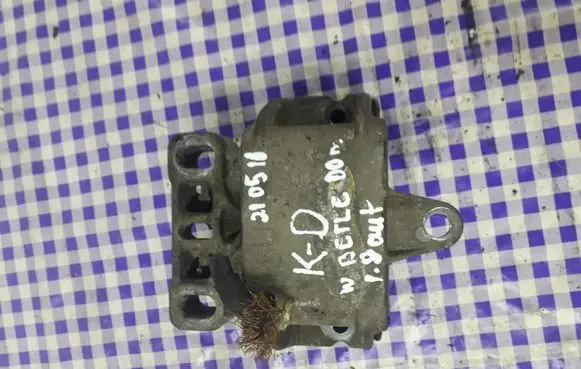 Volkswagen New Beetle Gearbox mount 03193655