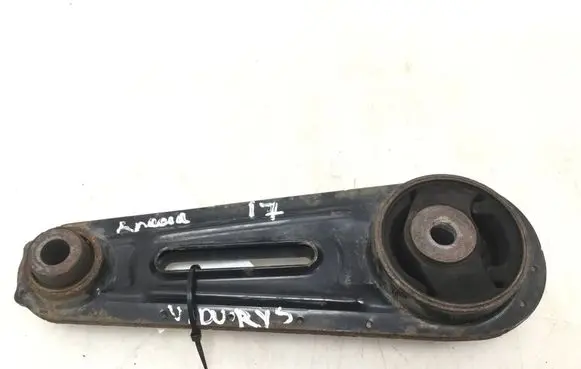 Nissan Qashqai Engine mounting bracket 