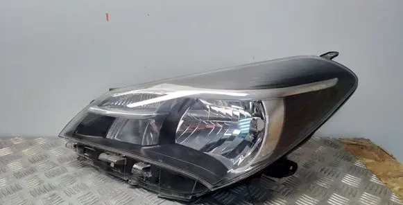 Toyota Yaris Headlight/headlamp