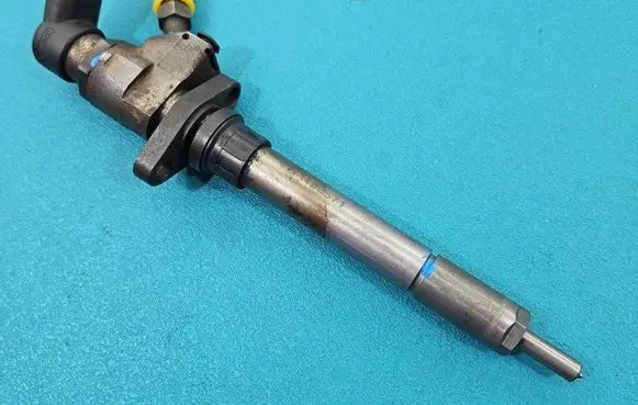 Fuel injector