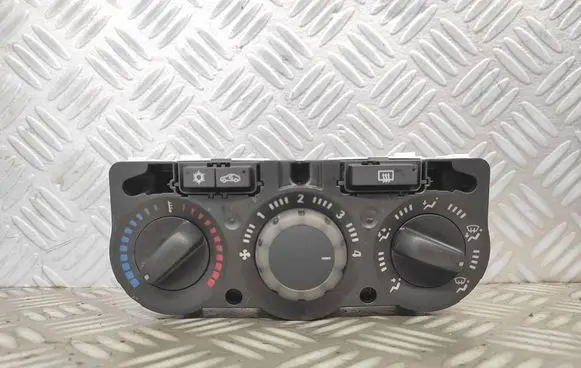 Opel Corsa E Interior fan control switch 