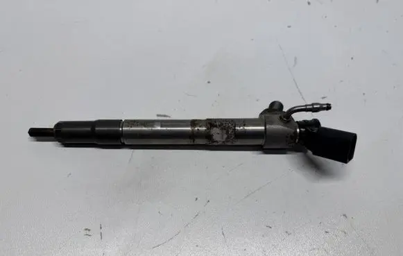 KIA Ceed Fuel injector 338002U000