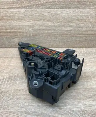BMW 5 E60 E61 Fuse module 6906618