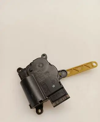 Volkswagen Caddy Air flap motor/actuator 1K0907511Q T911205A