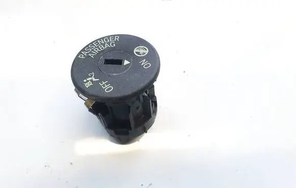 Passenger airbag on/off switch