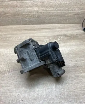 Volkswagen PASSAT B6 EGR valve 03G129637A
