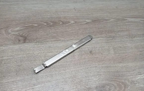 Volvo V50 Headlight/headlamp mounting bracket