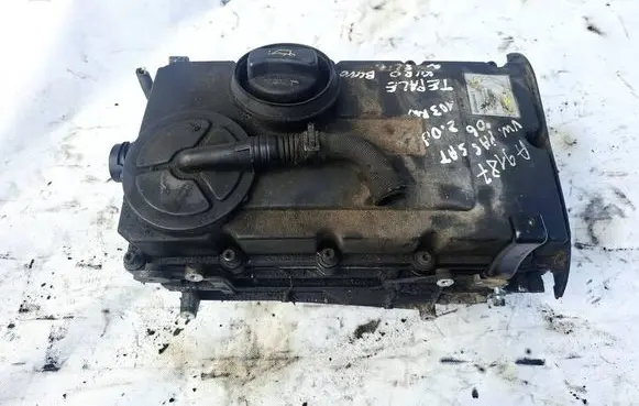 Volkswagen PASSAT B6 Engine head 023C