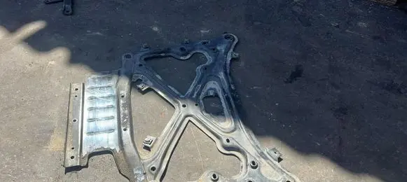 Audi Q7 4M Front subframe 4M1399345C