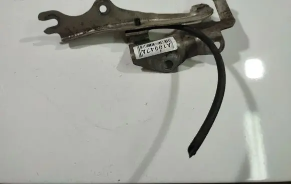 Mazda 3 I Engine bonnet/hood hinges