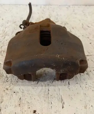 Volkswagen PASSAT B6 Front brake caliper