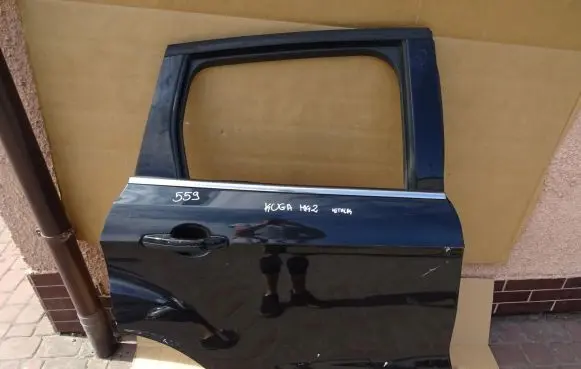 Ford Kuga II Rear door