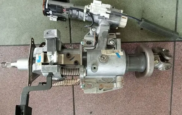 Nissan Primera Steering wheel axle 9044571079