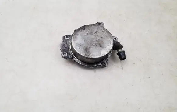 Volkswagen Amarok Vacuum pump 03L145100H