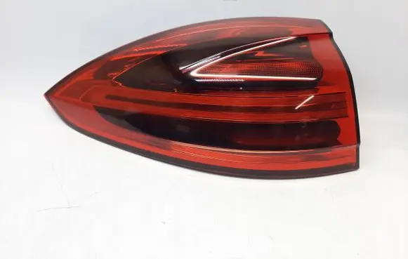 Porsche Cayenne (92A) Tailgate rear/tail lights 7P5945207R