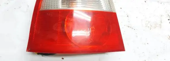 KIA Carens I Rear/tail lights