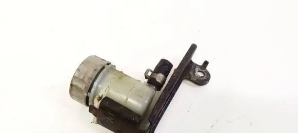 Brake fluid reservoir
