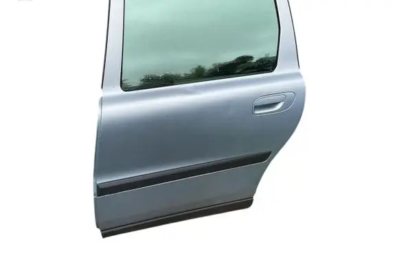 Volvo V70 Rear door