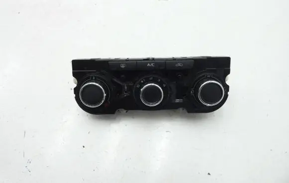 Skoda Octavia Mk2 (1Z) Climate control unit 3T0820047AK 5HB00975270