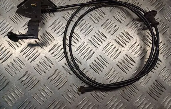 Audi A4 S4 B5 8D Engine bonnet/hood lock release cable 8D0823591A