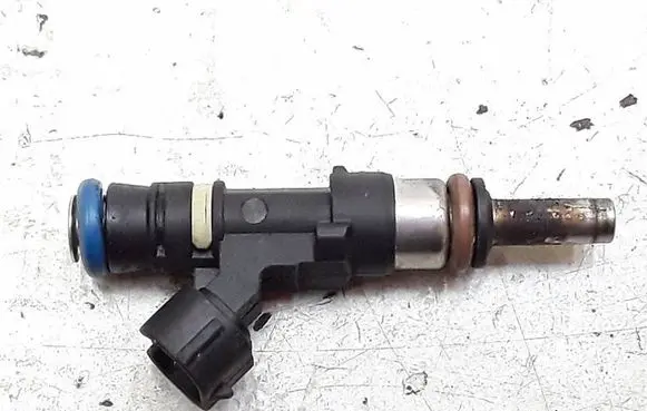 Mitsubishi Lancer VIII Fuel injector 1465A029 EAT305