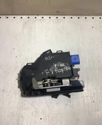 Audi A8 S8 D3 4E Front door lock 4E1837016