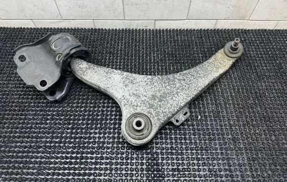 Front lower control arm/wishbone