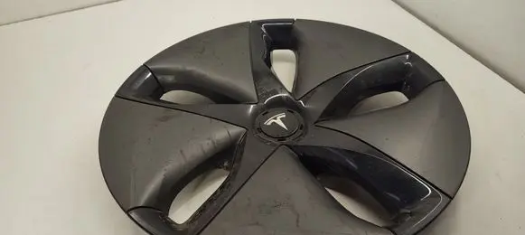 Tesla Model 3 R17 wheel hub/cap/trim 104423199B