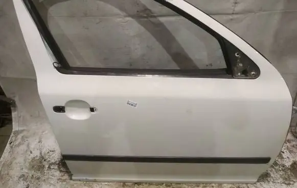 Skoda Octavia Mk2 (1Z) Front door BALTOS