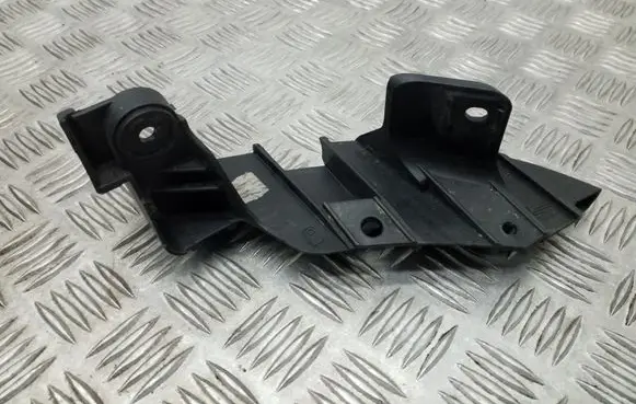 Seat Leon (1P) Bumper support mounting bracket corner 1P0807378