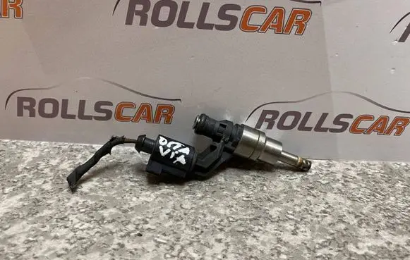 Skoda Octavia Mk1 (1U) Fuel injector 03C906036A