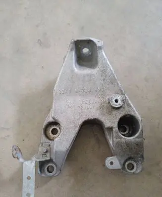 BMW 4 F32 F33 Engine mounting bracket 6784827