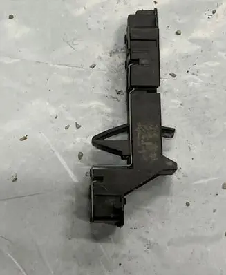 Volvo S70 V70 V70 XC Tail light bulb cover holder 9151646