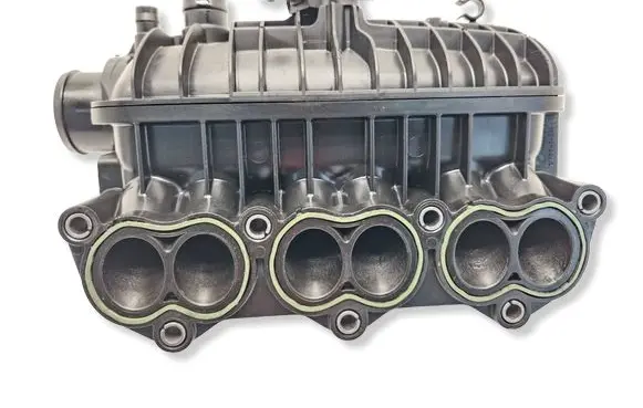 Ford Focus Intake manifold 1047092S01 CM5G9424