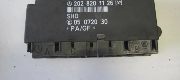 Mercedes-Benz C W202 Comfort/convenience module 2028201126