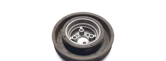 Volkswagen Golf III Crankshaft pulley 028105243R