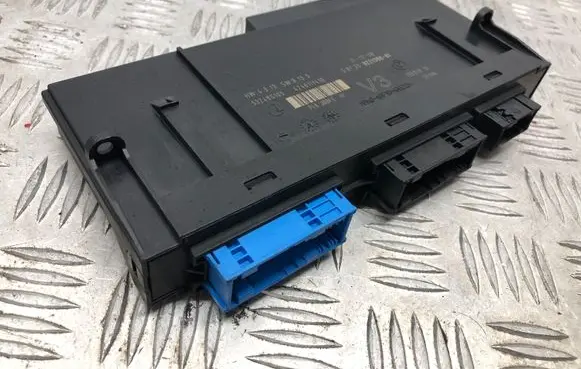 BMW 5 F10 F11 Comfort/convenience module 9221398 4246111410 53248G105