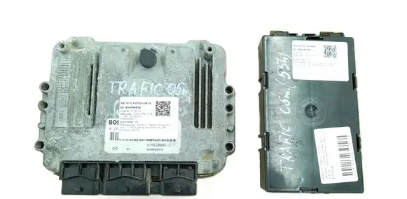 Renault Trafic II (X83) Engine control unit/module 0281011890