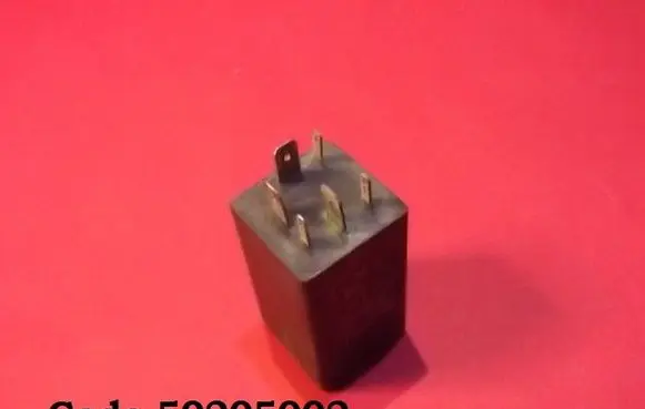 Opel Omega A Fuel pump relay 50205002